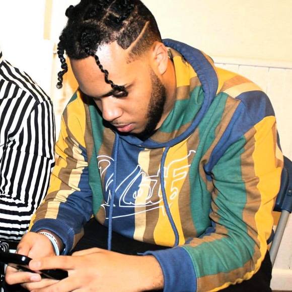 Meet your Posher, Makenzo - Picture 1 of 1